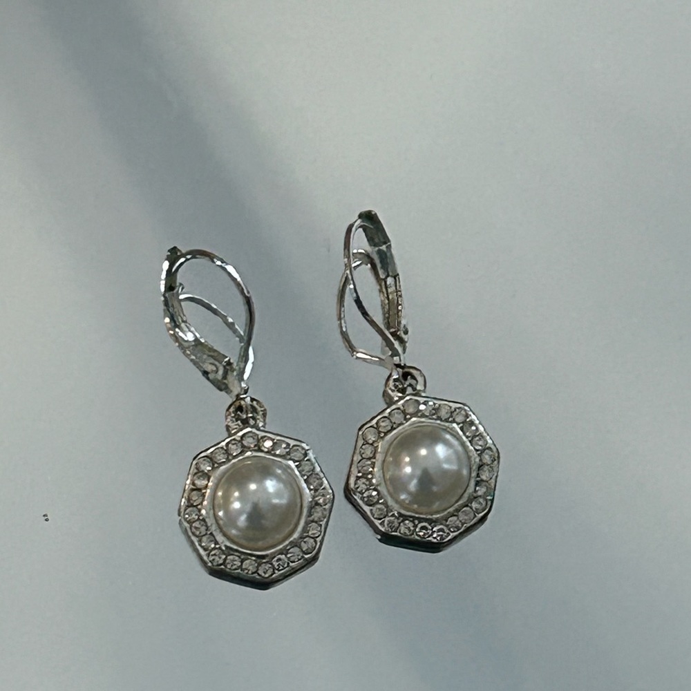 CRYSTAL PEARL DANGLE DROP EARRINGS - Picture 5 of 6